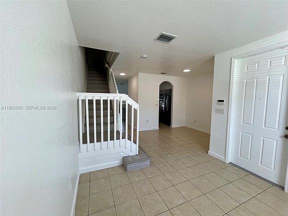 4th image of 1550 NE 33rd Ave #1068