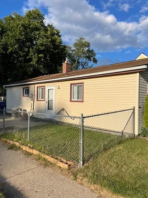 Building Photo - 2103 Goulson Ave
