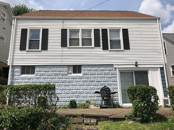 2nd image of 1208 Virginia St
