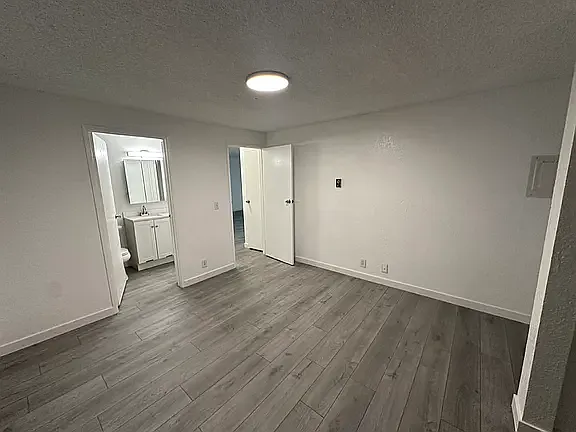 120 Stanford Dr #D — Photo 11