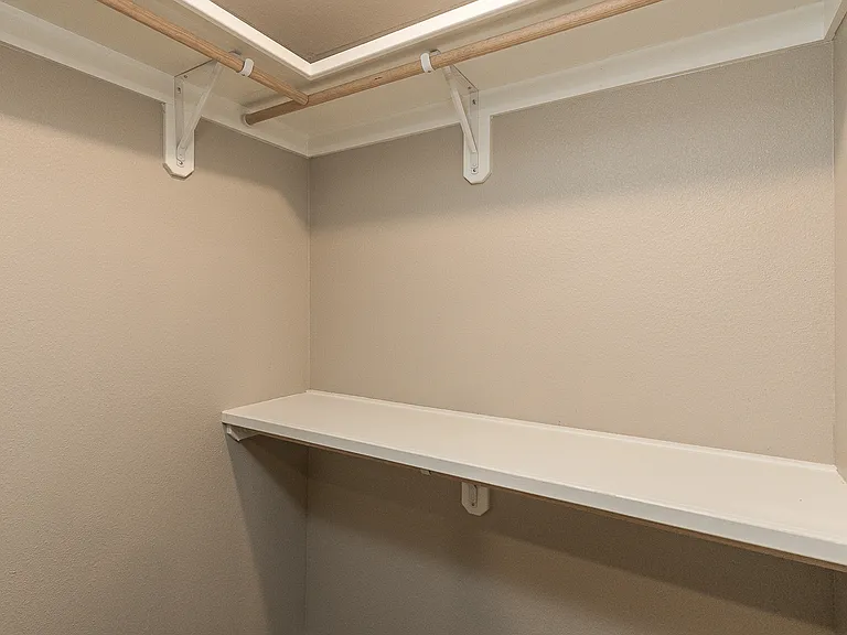 1053 S Christopher Ave — Photo 24