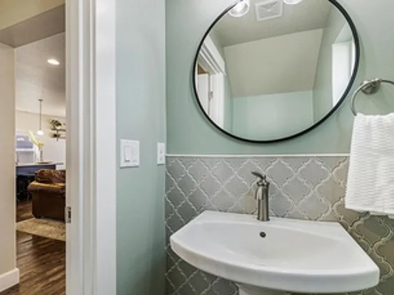 3136 NE Flagstone Ave — Photo 4