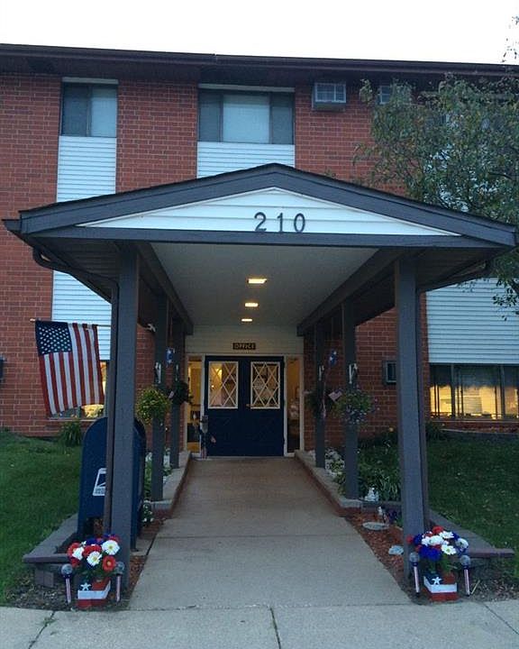 1st image of 210 E 13th St