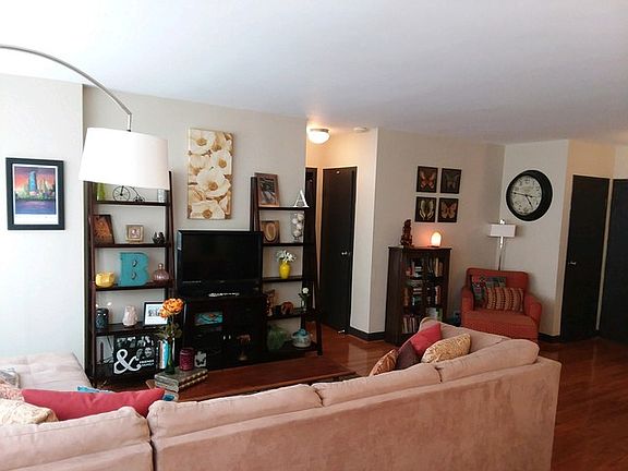 3rd image of 3900 N Lake Shore Dr APT 8H