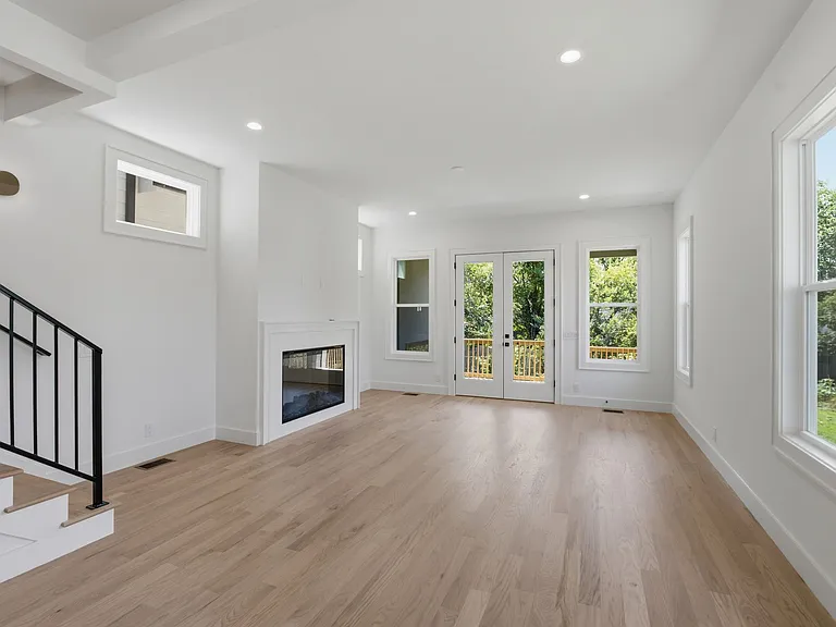 731B Croley Dr — Photo 12
