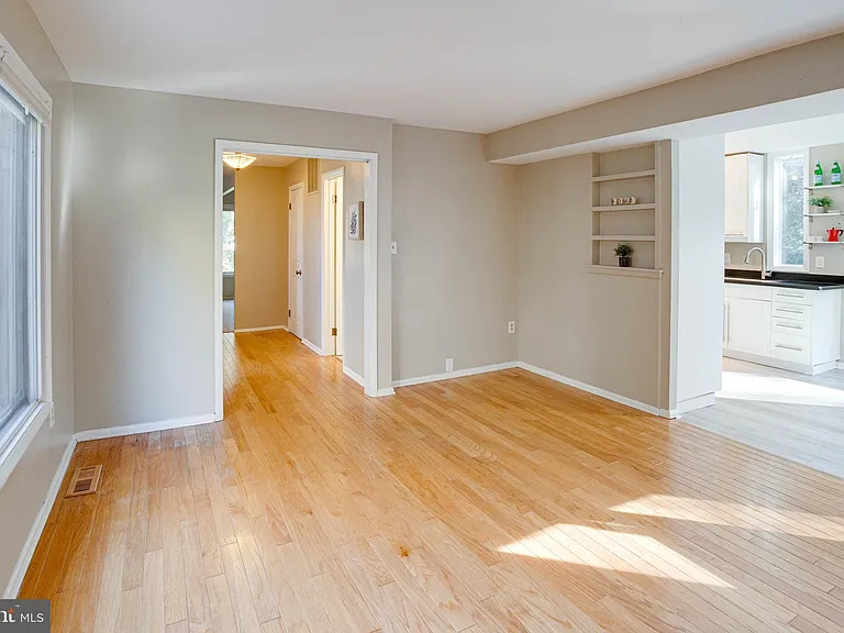 12303 Mulberry Ct — Photo 9
