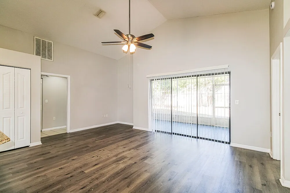 3 bed, 2.0 bath, 1580 sqft, $2,960 — Photo 4