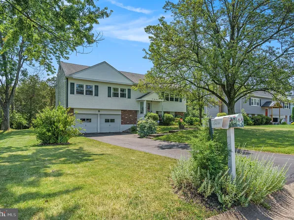 157 Hartline Dr, Reading, PA 19606