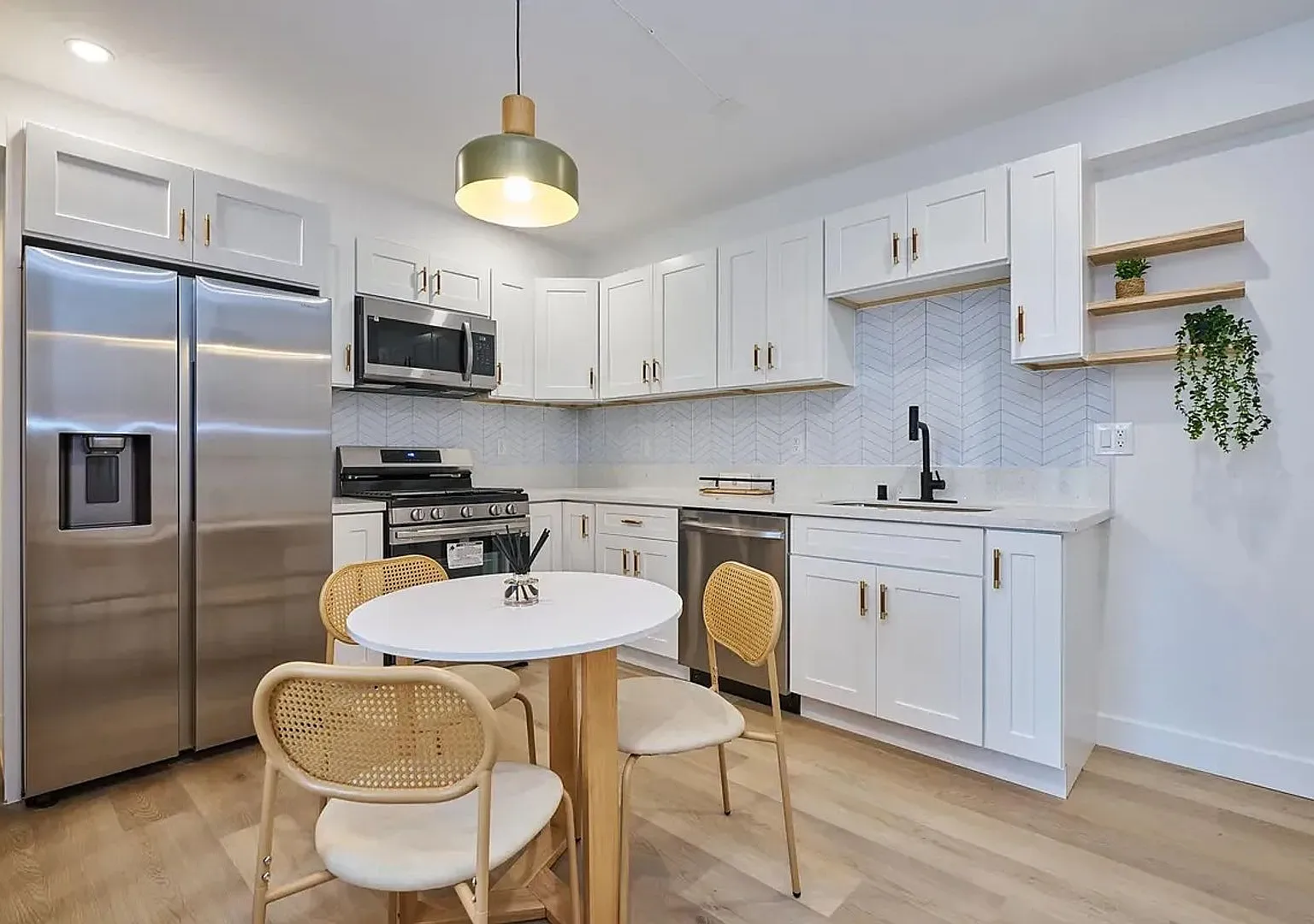1258 W. 37th Drive — Photo 3