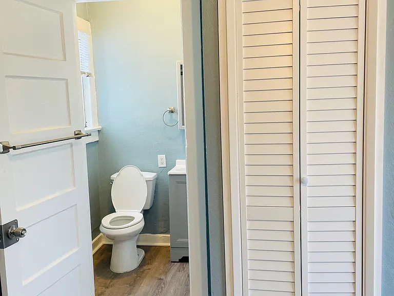 1406 W Olympic Blvd — Photo 8