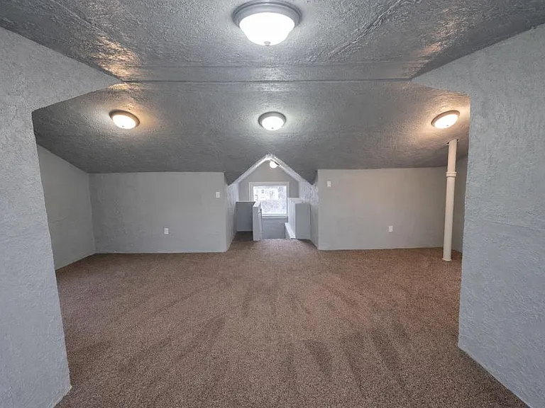 2530 Fullerton Ave — Photo 15
