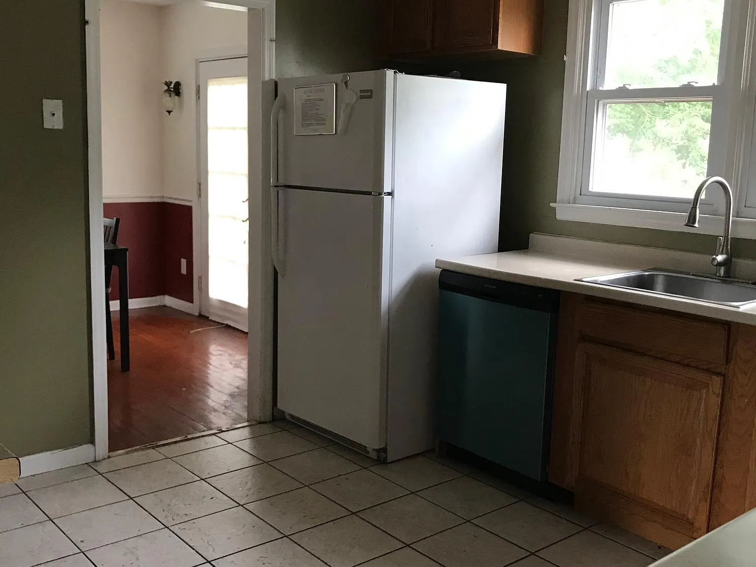 4 bed, 1.5 bath, 1300 sqft, $2,700 — Photo 4