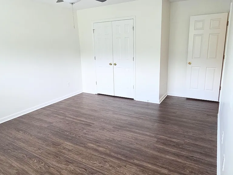 105 Wimbledon Ct — Photo 9
