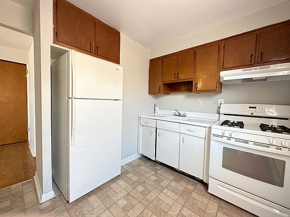 3rd image of 5907 Houghton St Floor 2