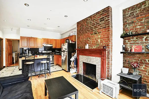 Rented by Bond New York | media 12