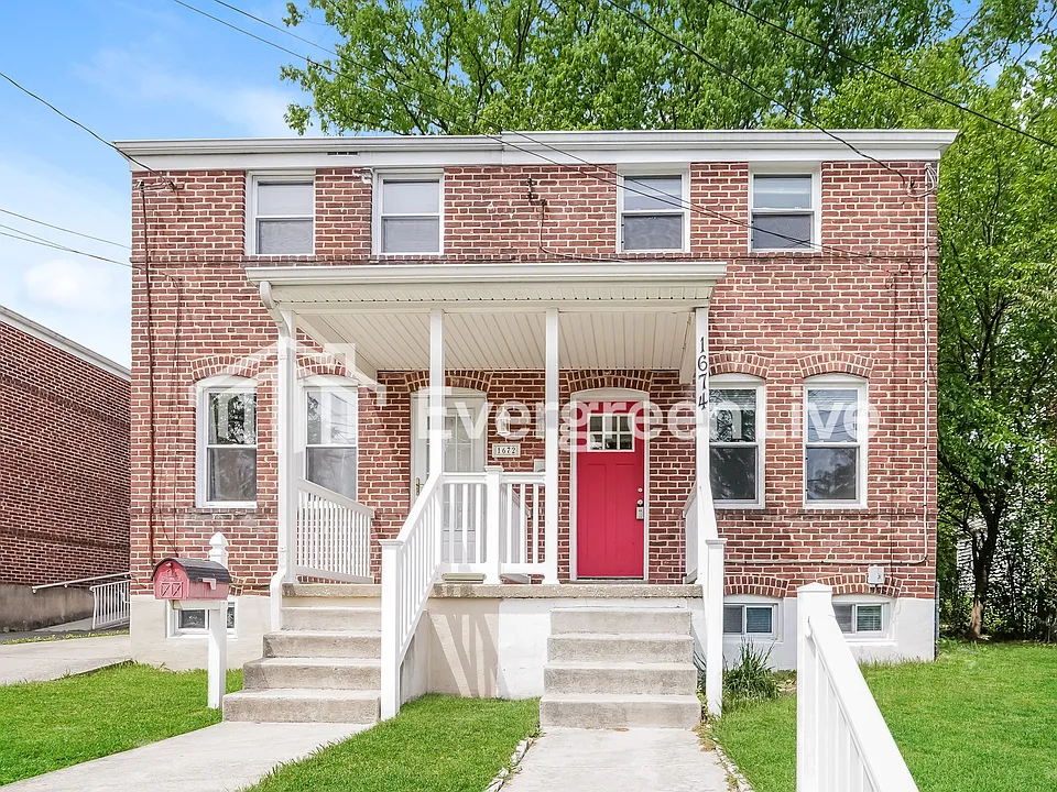 1674 Yakona Rd