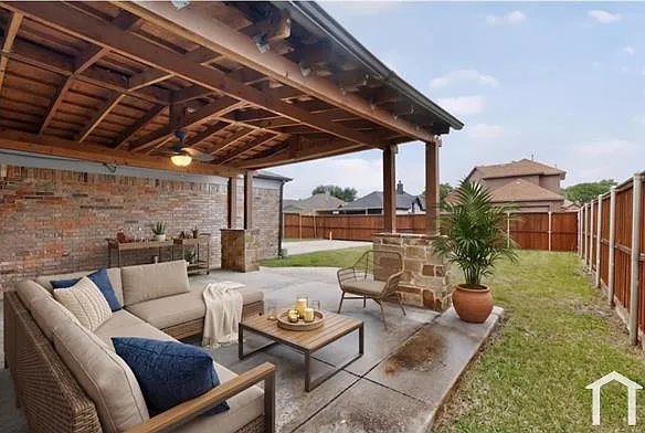 5 bed, 2316 sqft, $3,500 — Photo 4
