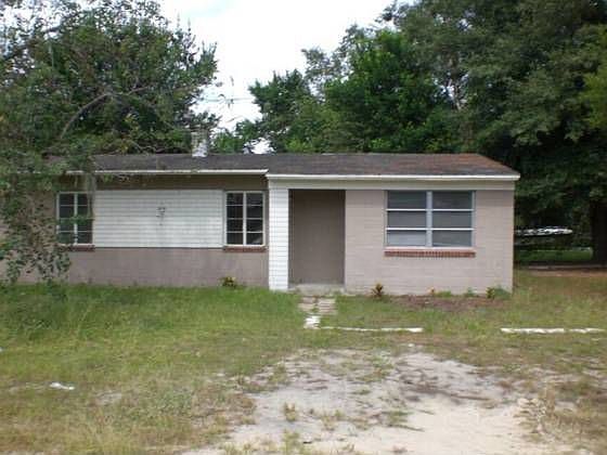 1st image of 2424 Golf Dr