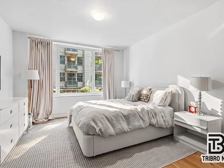 151 W 21st St #3A — Photo 2