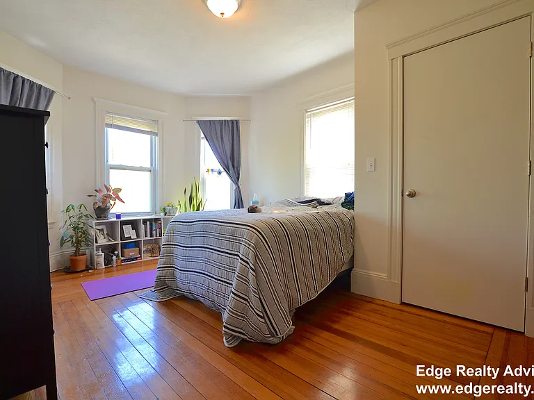 548 Washington St #2 — Photo 6