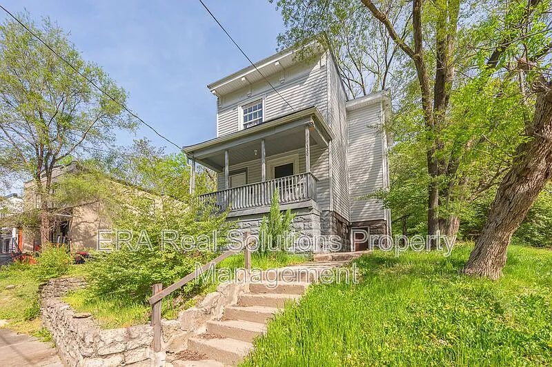 2 bed, 1.0 bath, 700 sqft, $1,100 — Photo 3