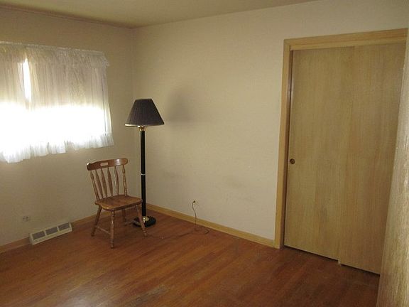 4th image of 10329 S Minnick Ave