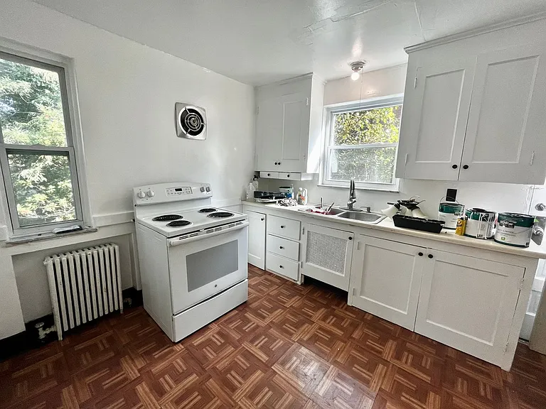 2156 Sampson St — Photo 5