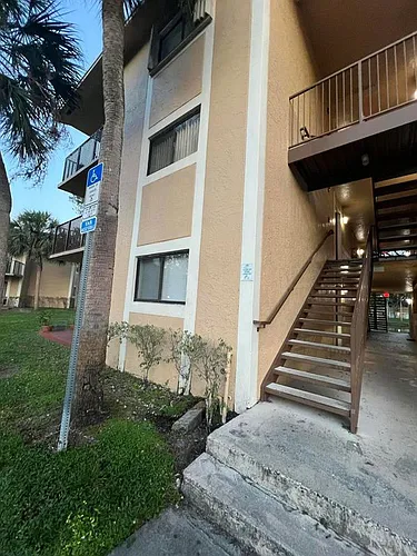 351 Palm Way #201 Photo 1