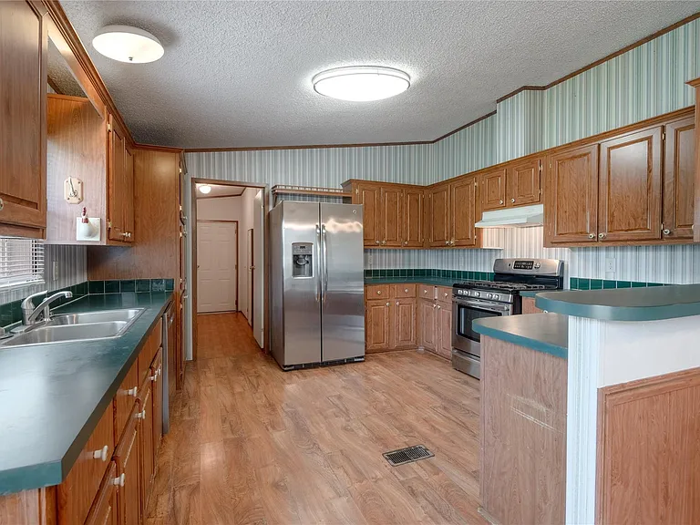 37 Riverside Ln #A — Photo 10