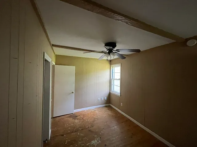 670 Emily Ln — Photo 9