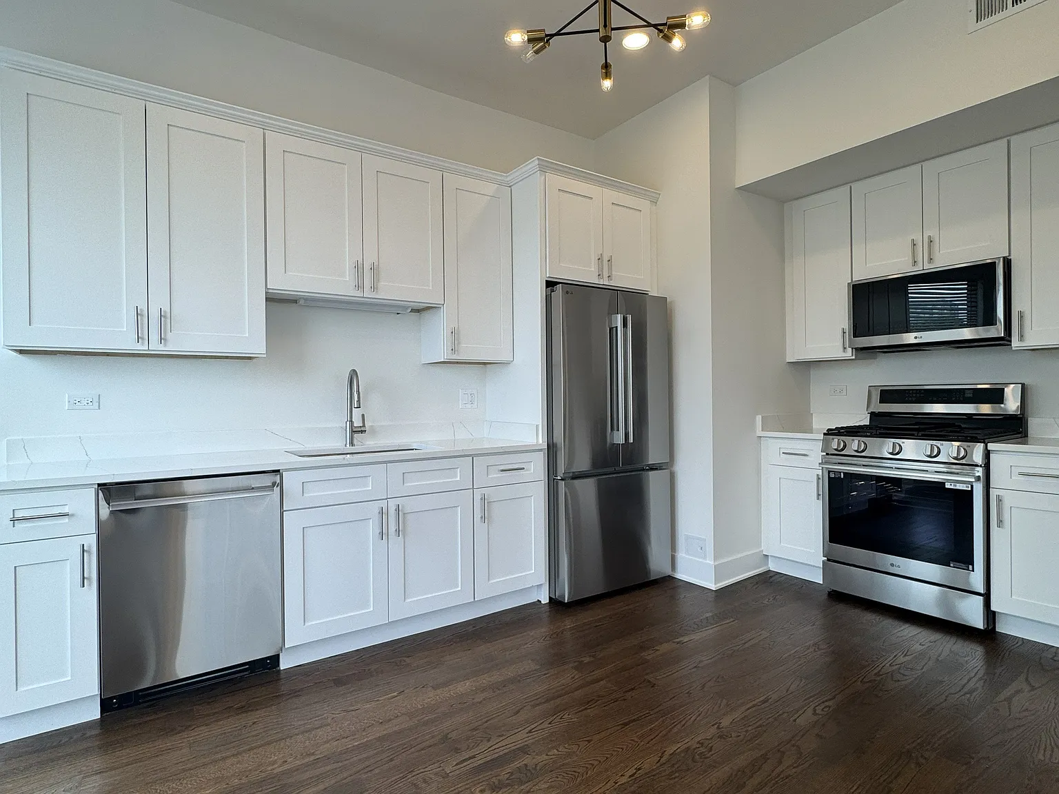 1158-60 W Taylor St / 917 S Racine Ave — Photo 1