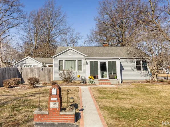 808 E Birch St, New Baden, IL 62265