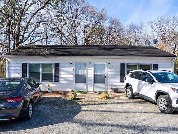 5th image of 801 Henry St #803