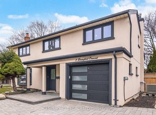 3 Deanefield Cres, Toronto, ON M9B3B2