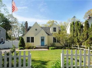 10 Grove Ave, Saint James, NY 11780
