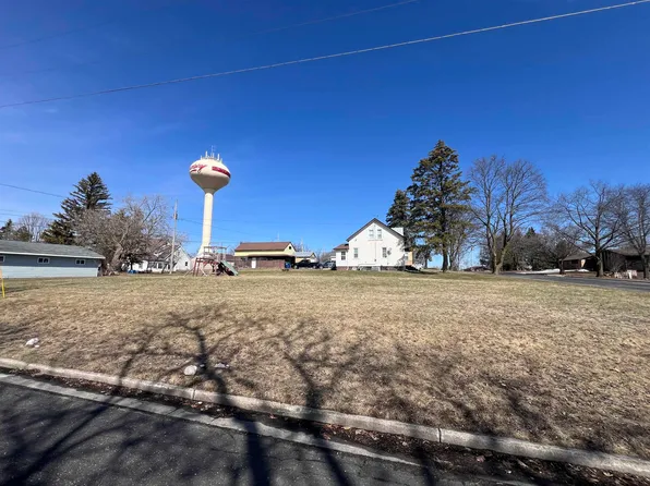 618 Oak St, Luxemburg, WI 54217
