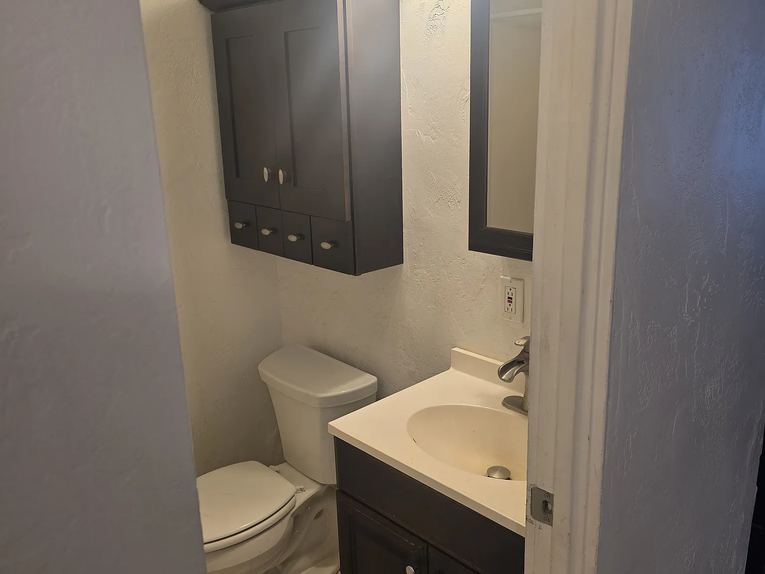 1 bed, 1.0 bath, 450 sqft, $1,200 — Photo 1