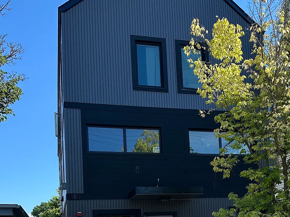 180 N Winooski Ave #201