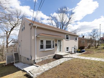 35 Robincrest Dr, Waterbury, CT, 06708