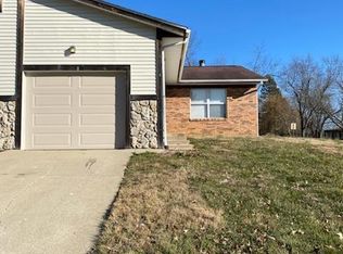8 Innsbruck Ln, Shiloh, IL 62221