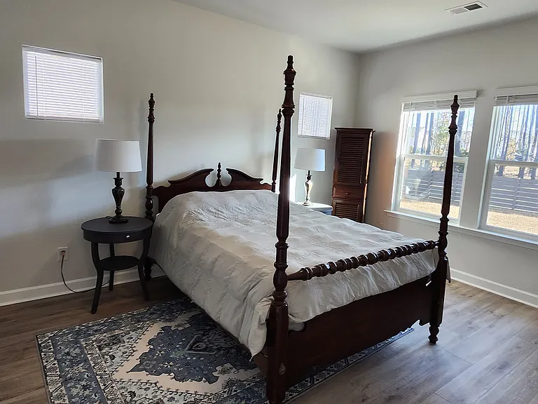 825 Descartes St — Photo 9