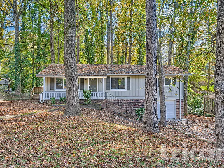 2381 Melody Ln NW — Photo 2