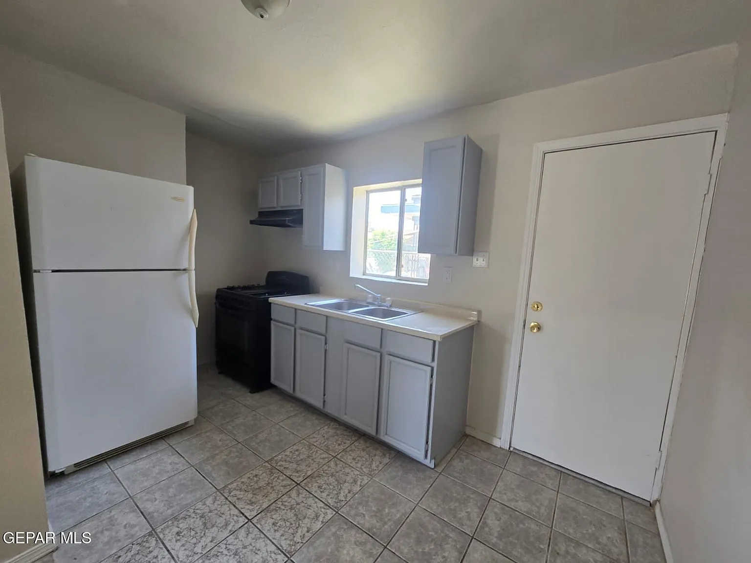 1 bed, 1.0 bath, 300 sqft, $650 — Photo 4
