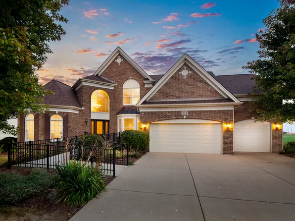 351 Lake Run Ln, North Aurora, IL 60542