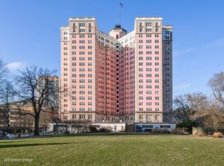 5555 N Sheridan Rd APT 1717, Chicago, IL 60640