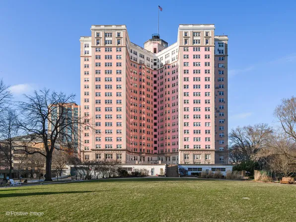 5555 N Sheridan Rd APT 1717, Chicago, IL 60640