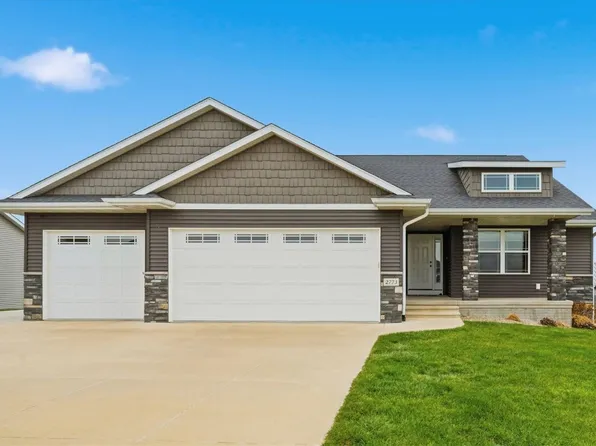 2773 Ridgeview Dr, Palo, IA 52324