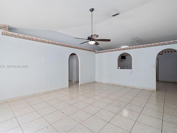 2nd image of 327 Ridge Ct