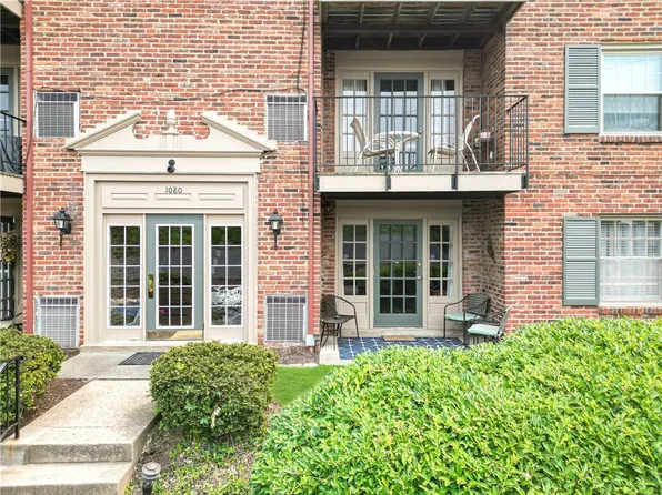 1080 Chatham Park Dr APT J, Pittsburgh, PA 15216