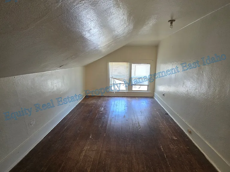 925 W Clark St #925 — Photo 37